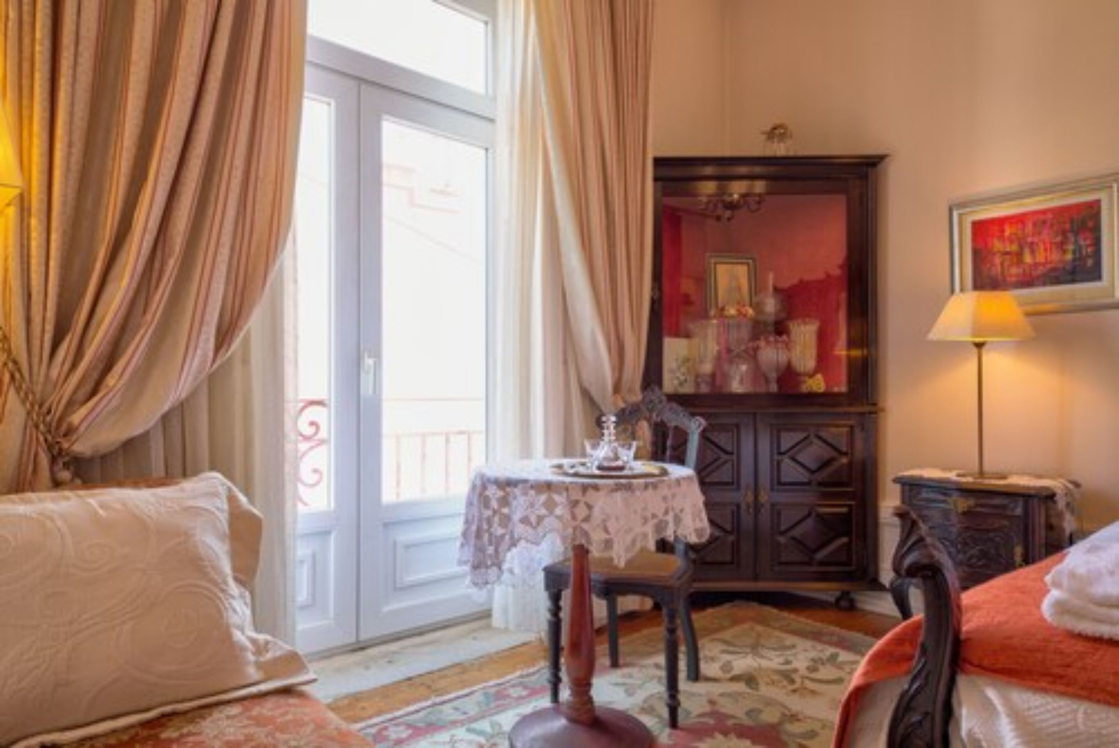 Classic Room | Individually decorated, individually furnished, desk, laptop workspace