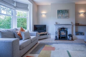 Smart TV, fireplace - Penlan - 3 Bedroom Cottage - Saundersfoot (Saundersfoot)