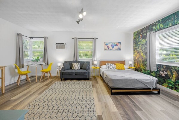 Iron/ironing board, travel crib, WiFi, bed sheets