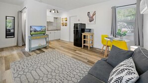 Uklassifisert bilde, 3 av 19, knapp