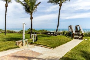 Property grounds - Villa Riviera Direct Oceanfront, Private balcony/Beach, Heated Pool (Indialantic)
