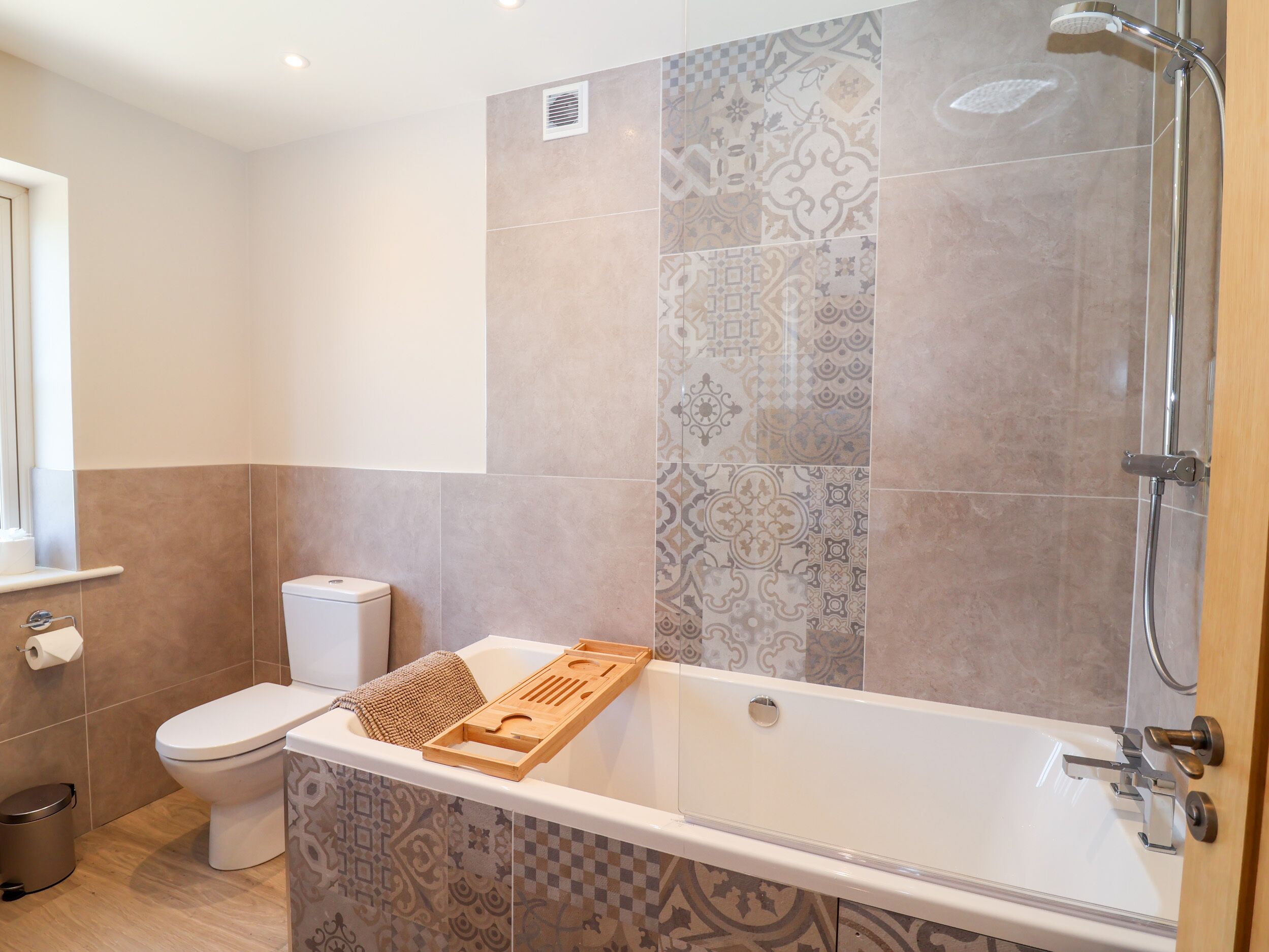 Cottage | Bathroom | Shower
