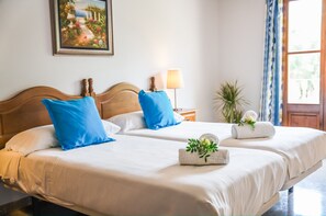 6 Schlafzimmer, Bügeleisen/Bügelbrett, kostenloses WLAN, Bettwäsche
