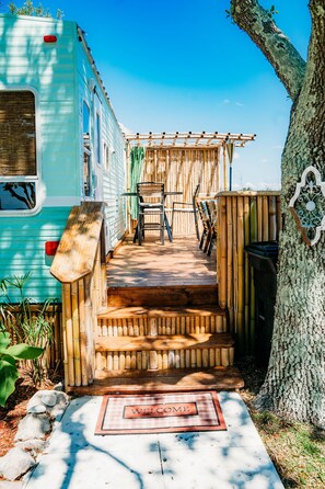 Terrace/patio - Cozy waterfront bamboo retreat, perfect for fishermen or outdoor enthusiasts  (Beaufort)
