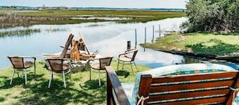 Cozy waterfront bamboo retreat, perfect for fishermen or outdoor enthusiasts