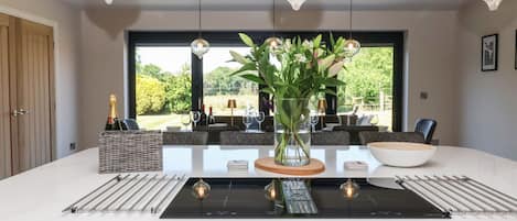 Cottage | Private kitchen | Fridge, dishwasher, electric kettle, toaster