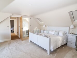 Cottage | 4 bedrooms, individually decorated, individually furnished, free WiFi