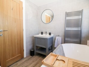 Cottage | Bathroom | Shower