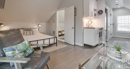 Quiet, Adorable Garage Apartment in Great Location