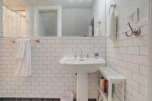 Regadera y secadora de cabello