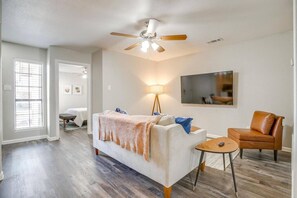1 chambre, bureau, fer et planche à repasser, Wi-Fi
