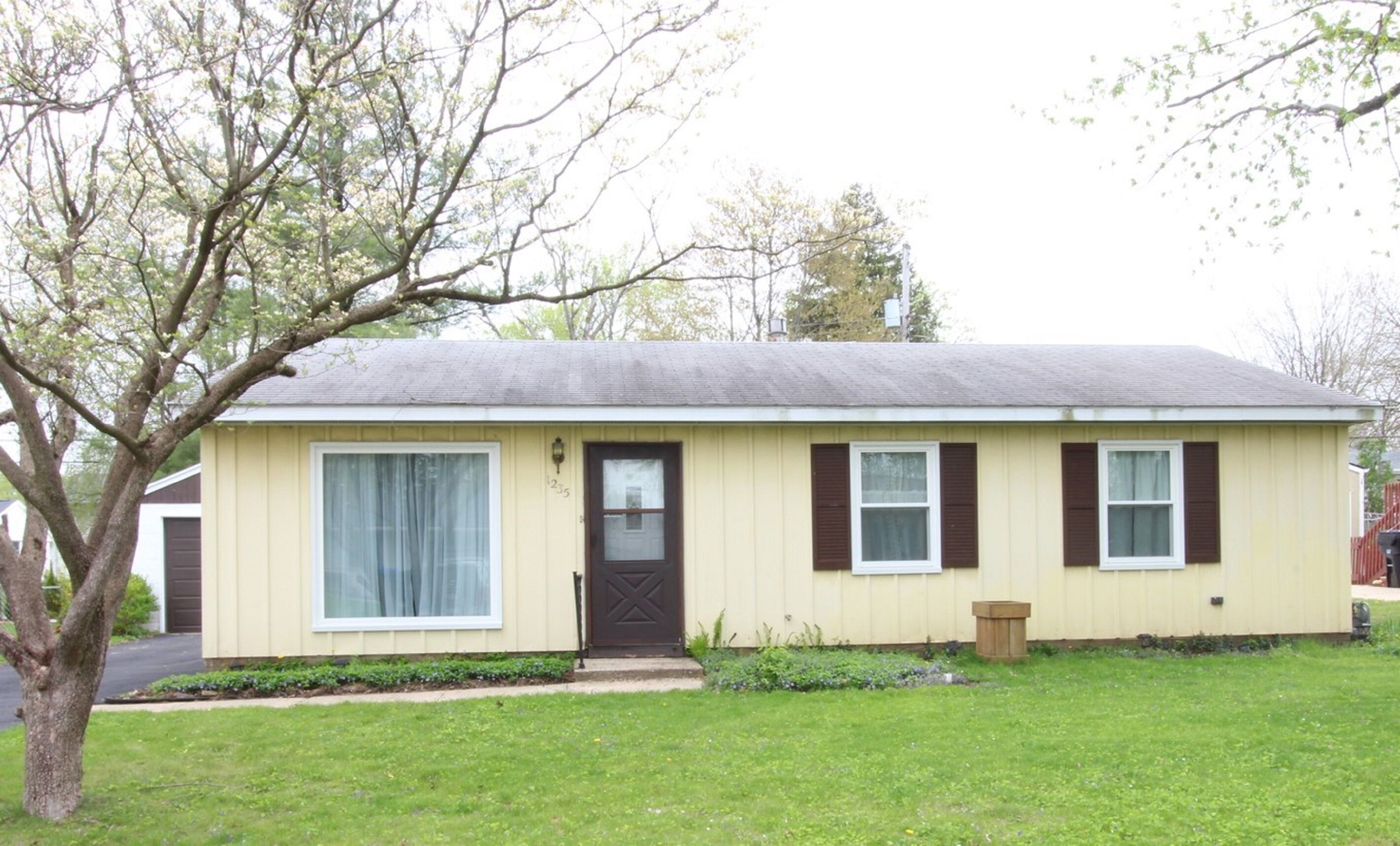 3-Bed Home In A Quiet And Secure Neighborhood