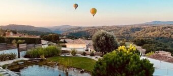 Villa de Charme Avec Piscine Naturelle et vue Imprenable sur les Montagnes