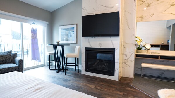 1 bedroom, iron/ironing board, internet, bed sheets