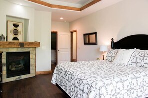 4 Schlafzimmer, Bügeleisen/Bügelbrett, kostenloses WLAN, Bettwäsche