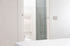 Deluxe Double or Twin Room | Bathroom - CIVICO 237 (Naples)