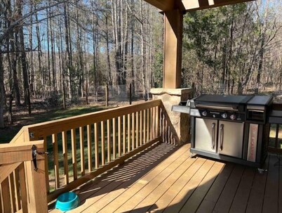 Pet Friendly Country Cottage Near NC Zoo