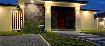 Ukiyo: 2br & Private Pool by Amara Apartments