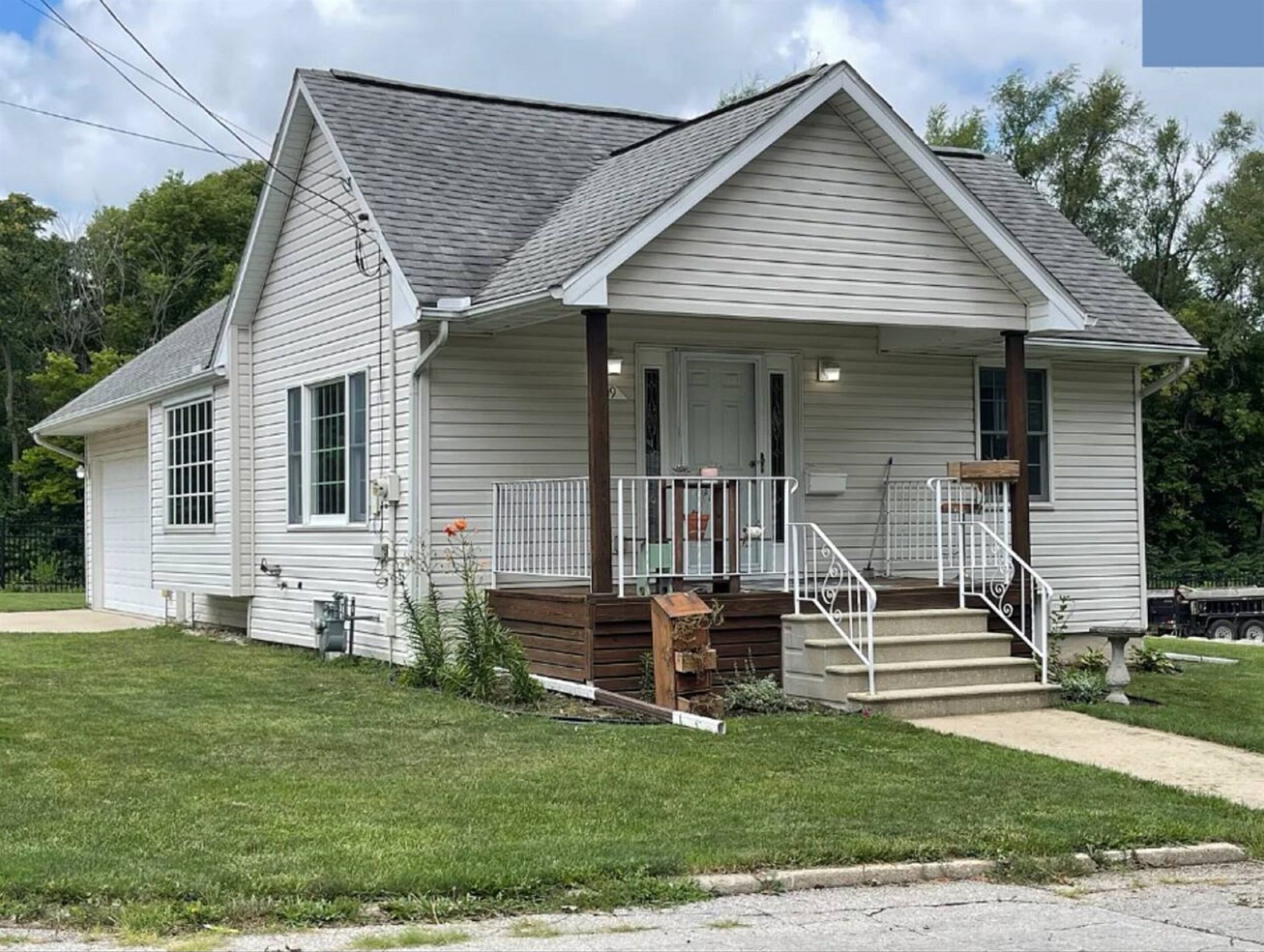 Traditional Single Family Home w/ Attached Garage
