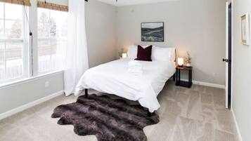4 Schlafzimmer, Schreibtisch, Bügeleisen/Bügelbrett, WLAN