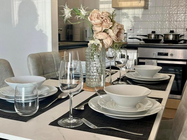 Apartment, Multiple Beds | Dining
