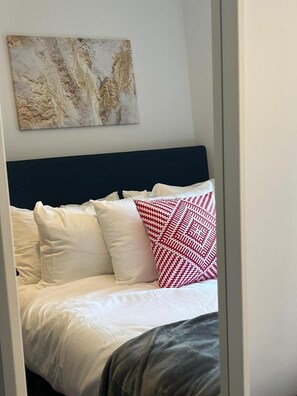Apartment, Multiple Beds