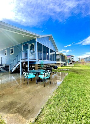 Outdoor dining - Rockport Beach just blocks away. Bring your water toys the boat ramp is close (Rockport)