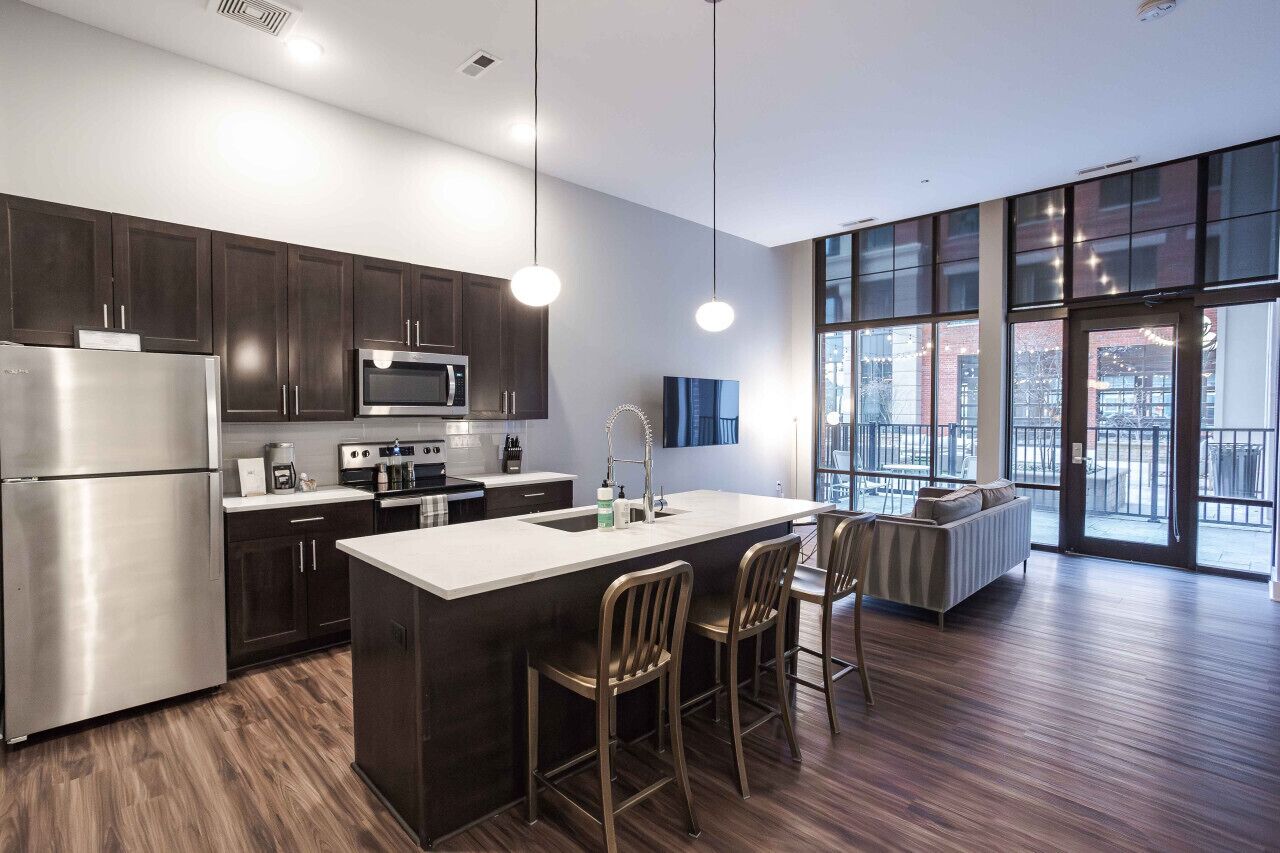 LC GuestHouse | The Urban Escape with Patio | Luxury Studio Suite | Downtown Columbus