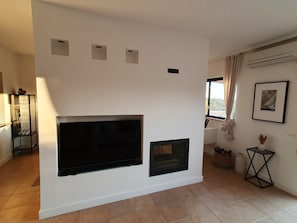 Smart TV - Ocean View Residences 3 Bedroom Townhouse Sea View (Albufeira)