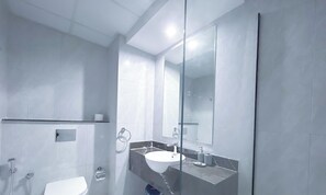 Apartment (0 Bedroom) | Bathroom - Spacious Studio With Balcony in AL Majan (Dubai)