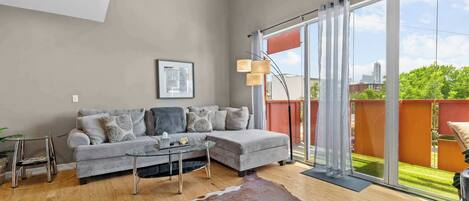 Smart-TV, Bücher, Arbeitsbereiche