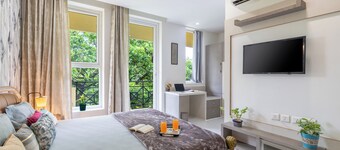 Homlee-3bhk Green Luxury in SDEL