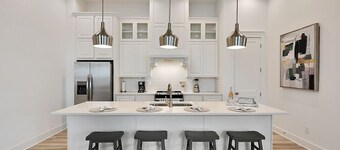 Modern 3BR Townhome Near TAMU