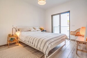 2 Schlafzimmer, Schreibtisch, Bügeleisen/Bügelbrett, WLAN