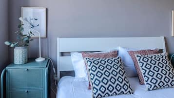 1 habitación, tabla de planchar con plancha, wifi gratis y ropa de cama