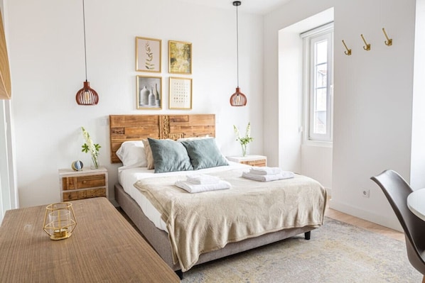 1 bedroom, desk, iron/ironing board, WiFi