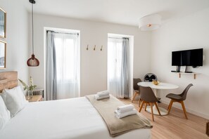 1 bedroom, desk, iron/ironing board, WiFi