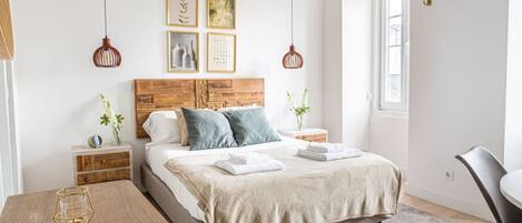 1 bedroom, desk, iron/ironing board, WiFi