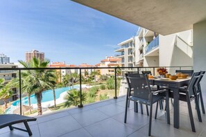 Outdoor dining - Oasis Mar Beach Apartment by Lisbeyond (Portimão)