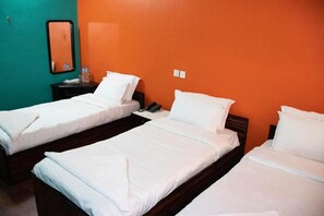 1 bedroom - Standard Triple Room (Chakshibari Thamel)