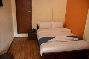 1 bedroom, WiFi - Standard Single Room (Chakshibari Thamel)