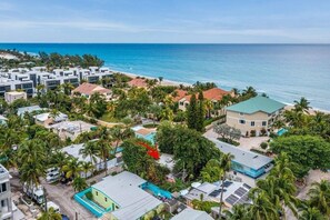 Exterior - Beach cottage 45 second walk to the sand (Boynton Beach)