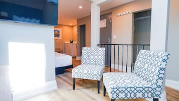 1 habitación, tabla de planchar con plancha, internet y ropa de cama