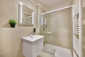 Family Apartment, 2 Bedrooms, Balcony | Bathroom