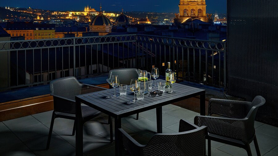 DownTown Suites Rubesova