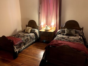 2 bedrooms, free WiFi, bed sheets - Stowaway Suites on the Avenue: Mt Laurel Suite (Warren)