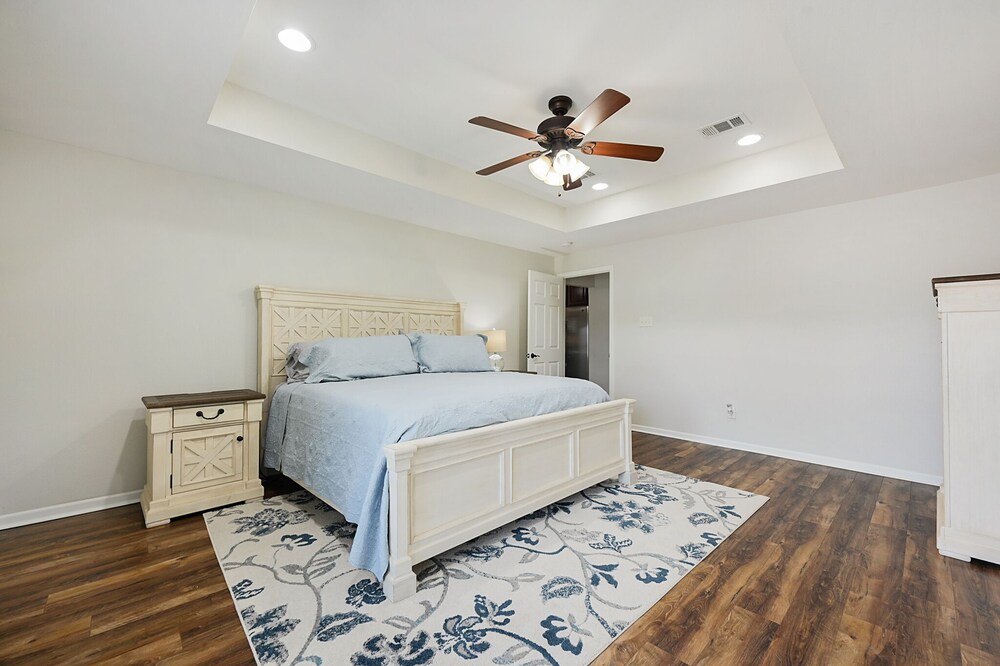 Less than 1 mile from Texas A&M University! College Station Vrbo