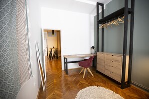 Appartement Design | 1 chambre, décoration personnalisée, ameublement personnalisé, bureau