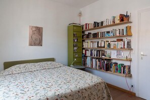 1 camera, ferro/asse da stiro, Wi-Fi, lenzuola