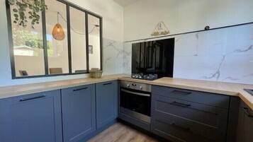 Réfrigérateur, micro-ondes, four, lave-vaisselle